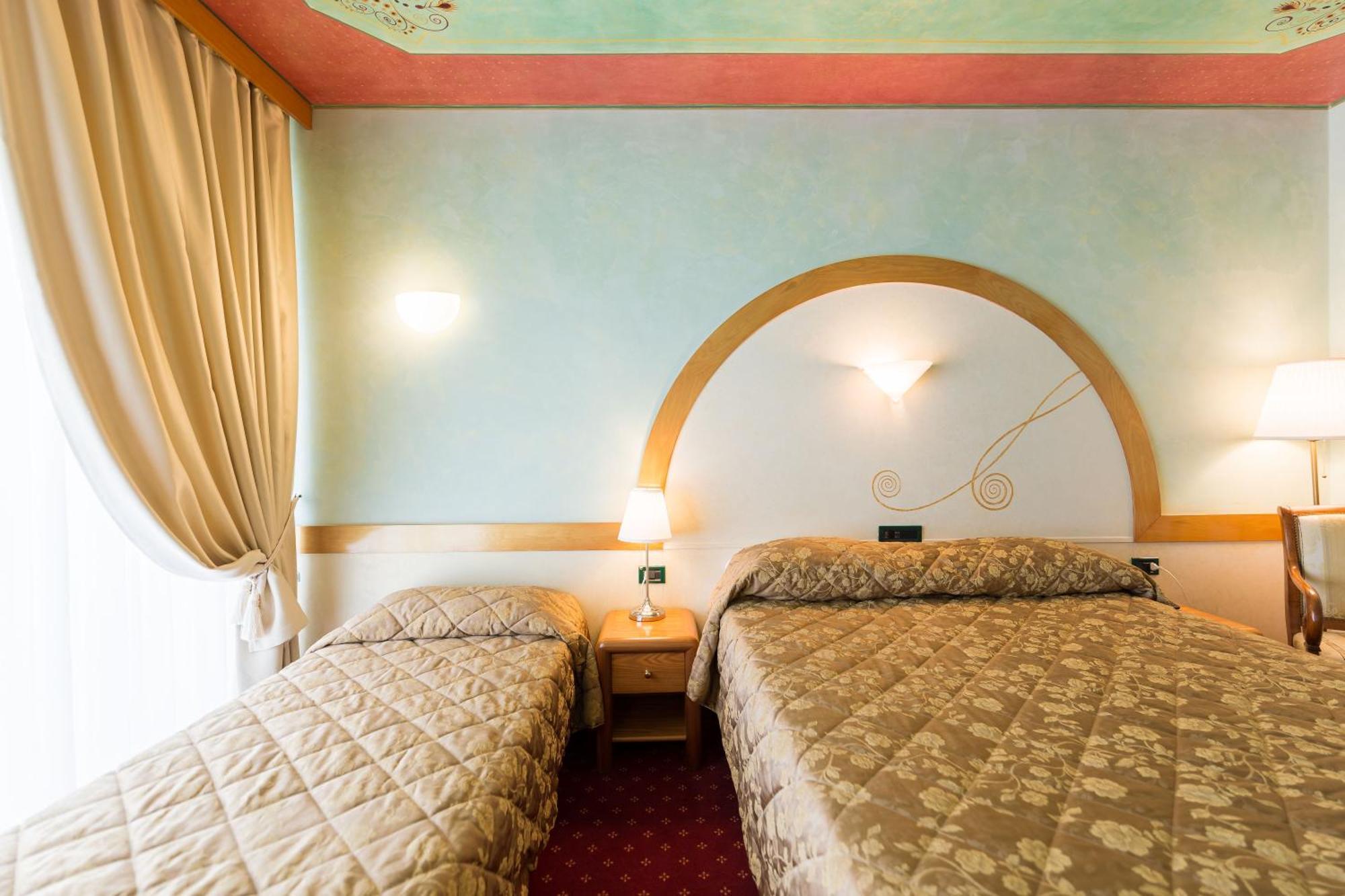 Aquila D'oro Desenzano 4* Desenzano del Garda